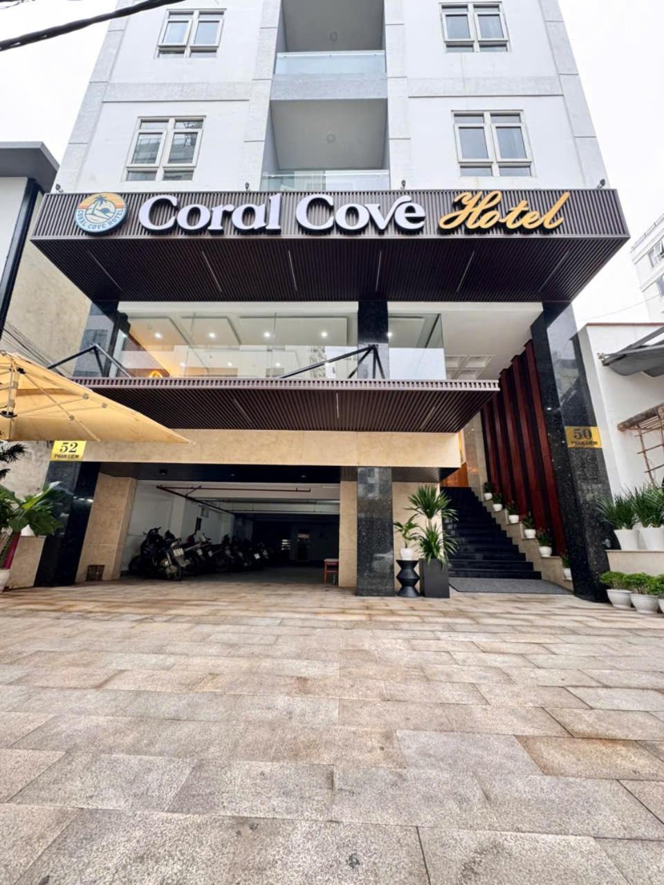 Khách sạn Coral Cove